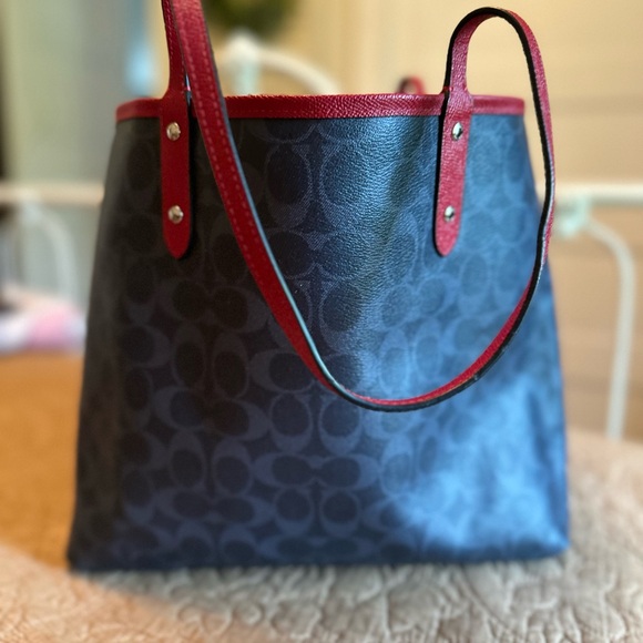 Coach reversible flag signature C Tote with Pouch - Picture 12 of 15